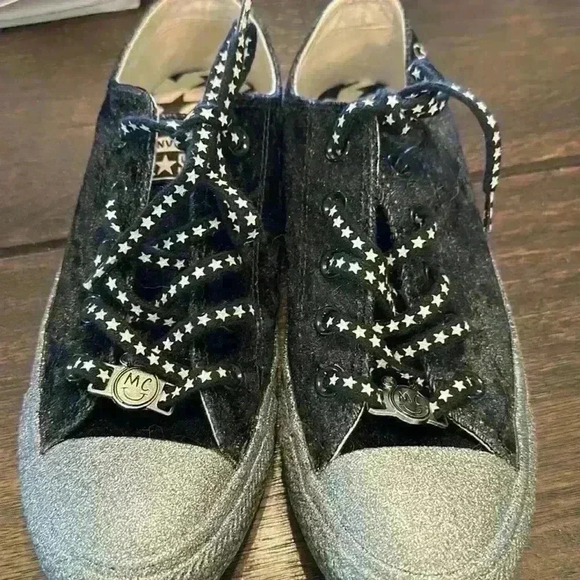 CONVERSE Miley Cyrus Black velour/glitter sz 6 - Picture 2 of 6